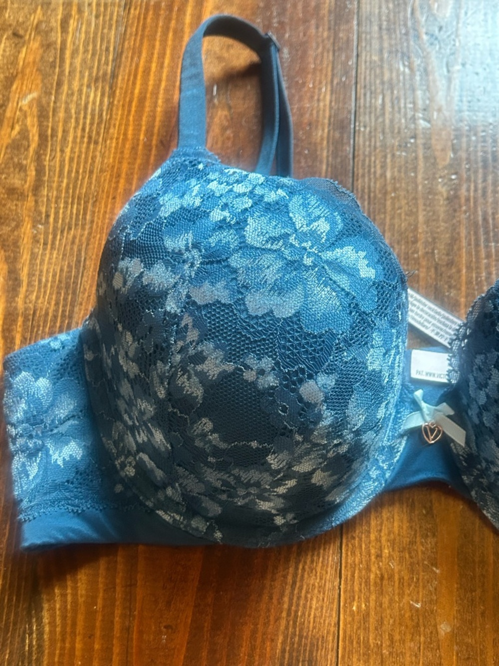 Victoria's Secret Blue Lace Body By Victoria Push-Up Bra NWOT - Picture 3 of 6